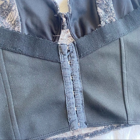 ⛄️ TopShop Patterned Crop Top​​​​​ - Picture 4 of 5